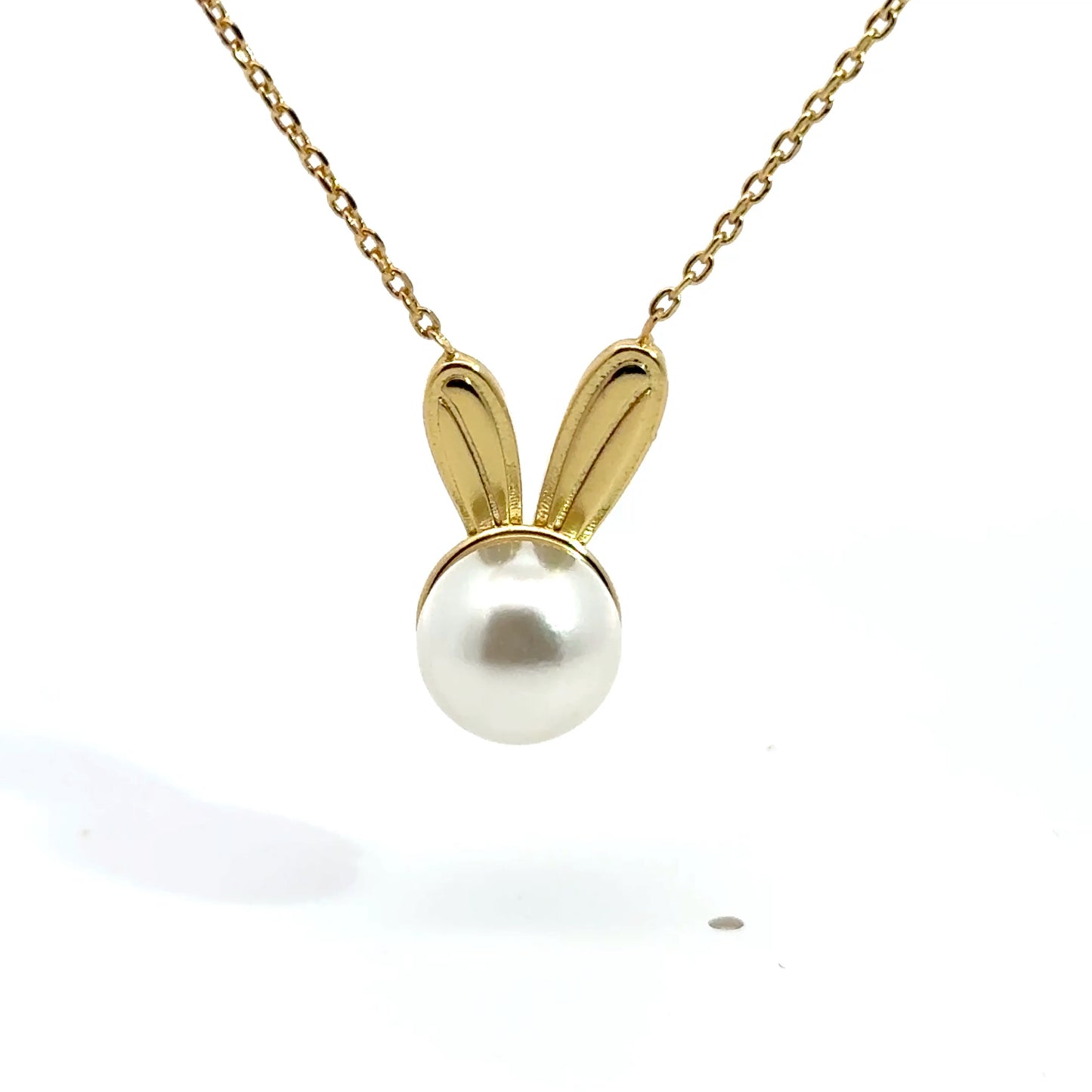 Yellow Gold Necklace with Round Cabochon Pearl