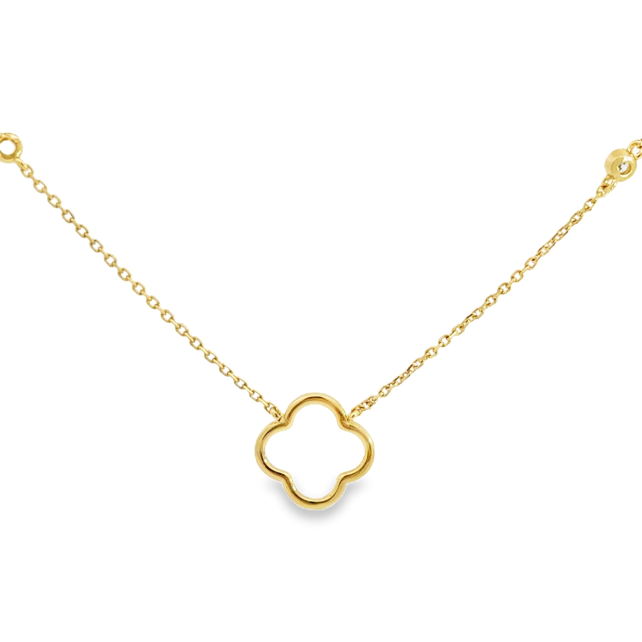 Yellow Gold Clover Pendant Necklace with Round Cut Diamonds