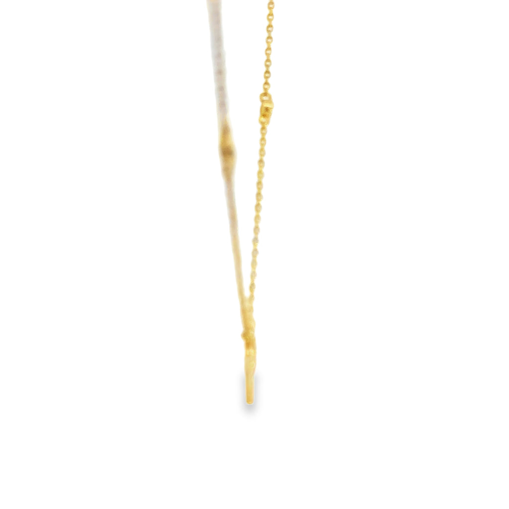 Yellow Gold Clover Pendant Necklace with Round Cut Diamonds