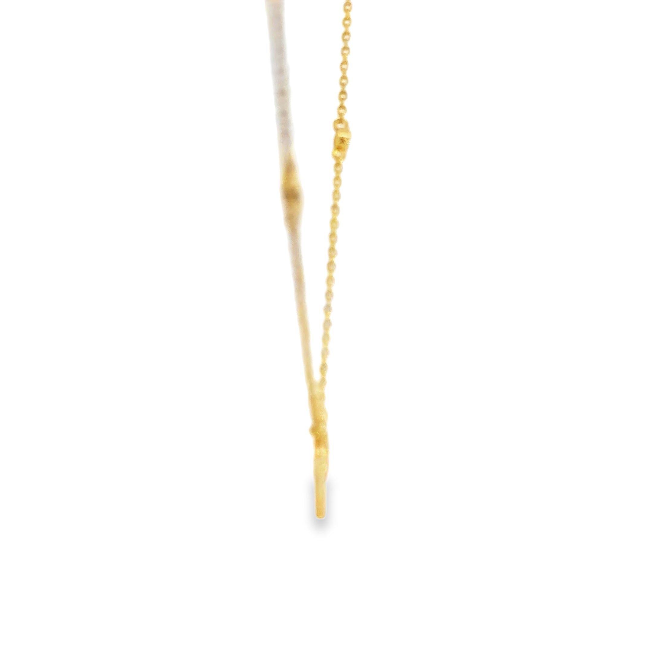Yellow Gold Clover Pendant Necklace with Round Cut Diamonds