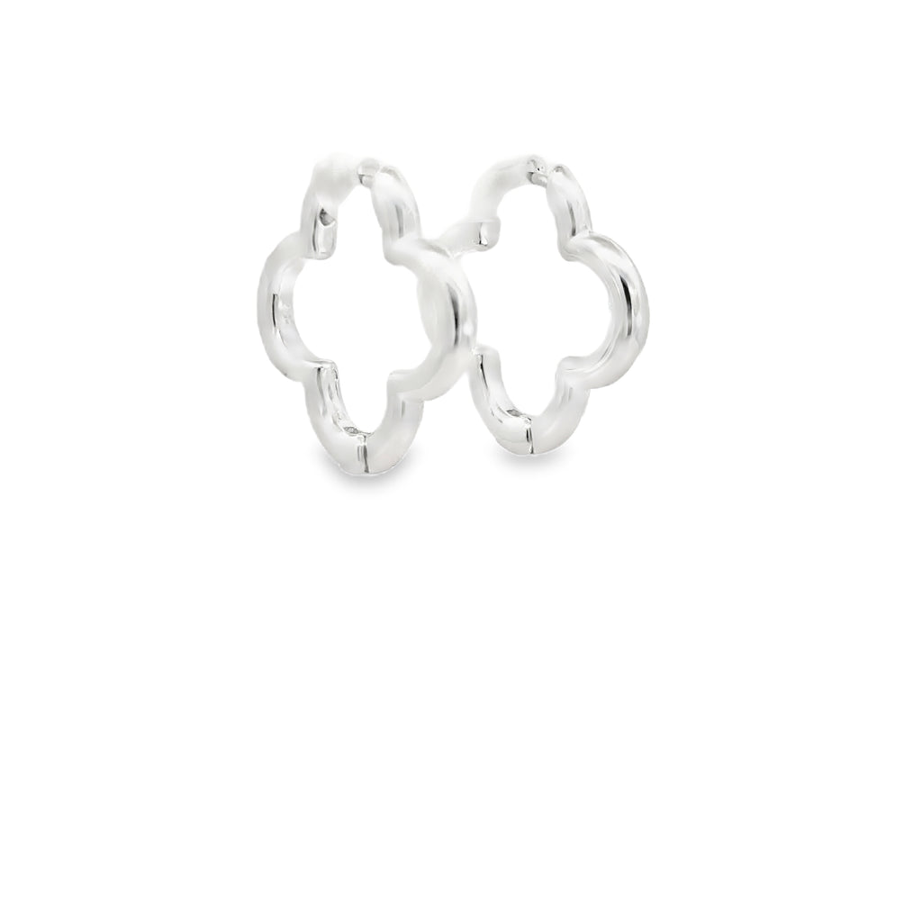 Clover-Shaped Silver Hoop Earrings in White Gold