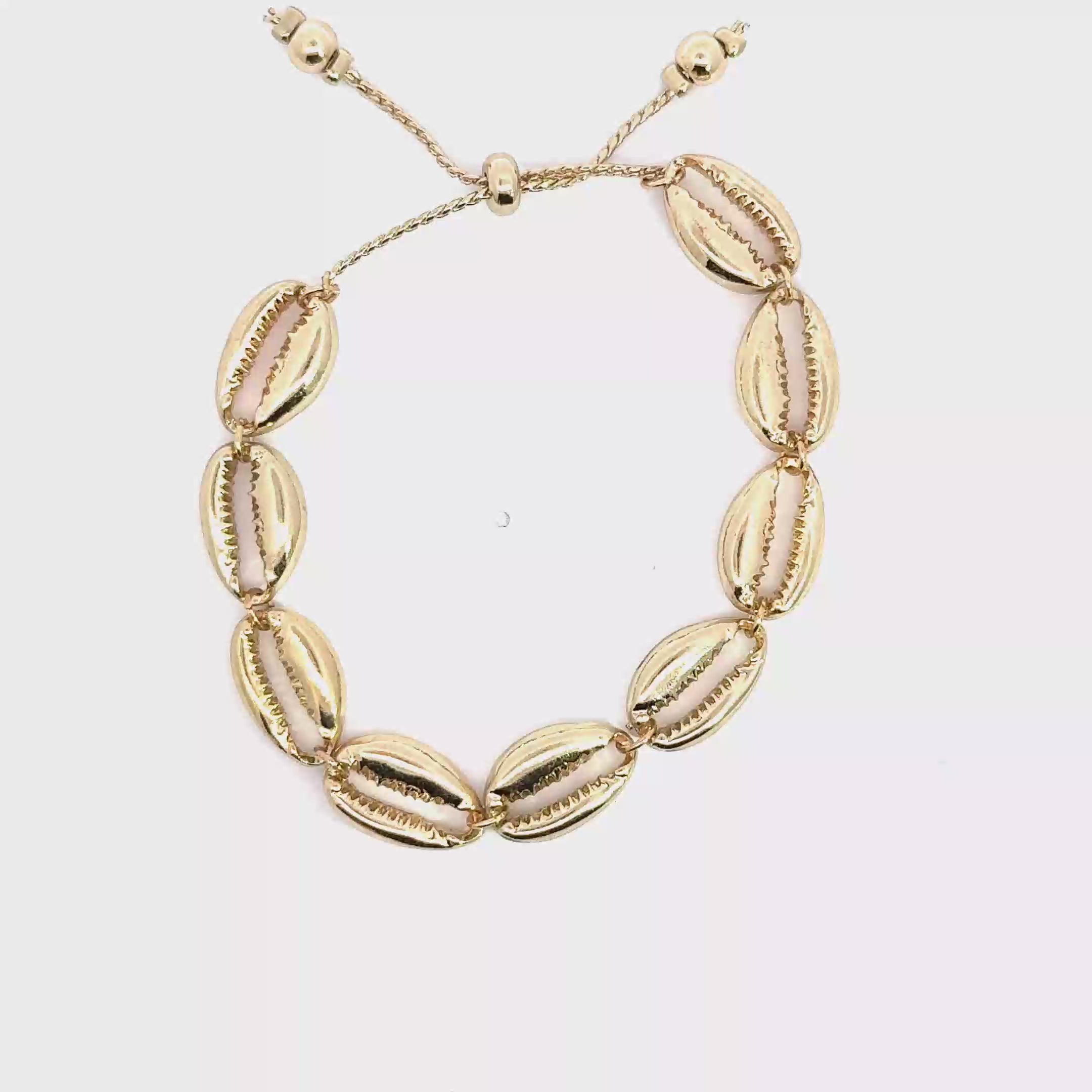 Golden Seashell Chain Bracelet in Yellow Gold