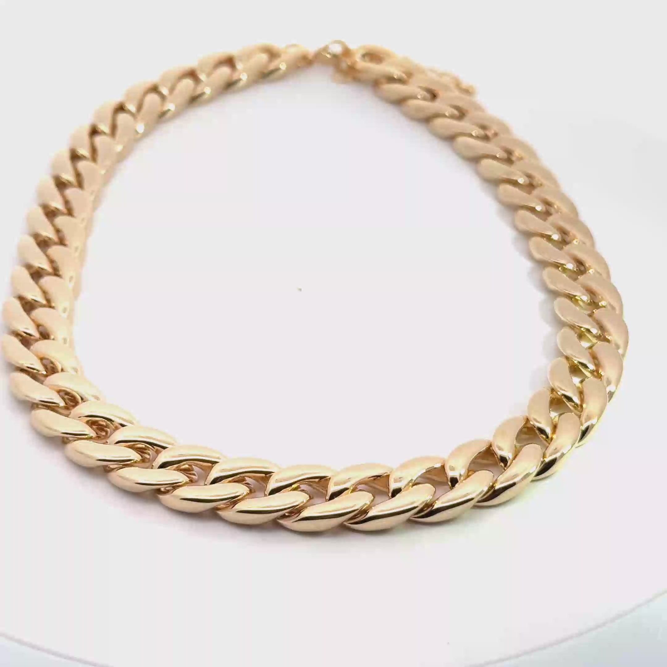 Luxurious Gold Cuban Link Chain Necklace