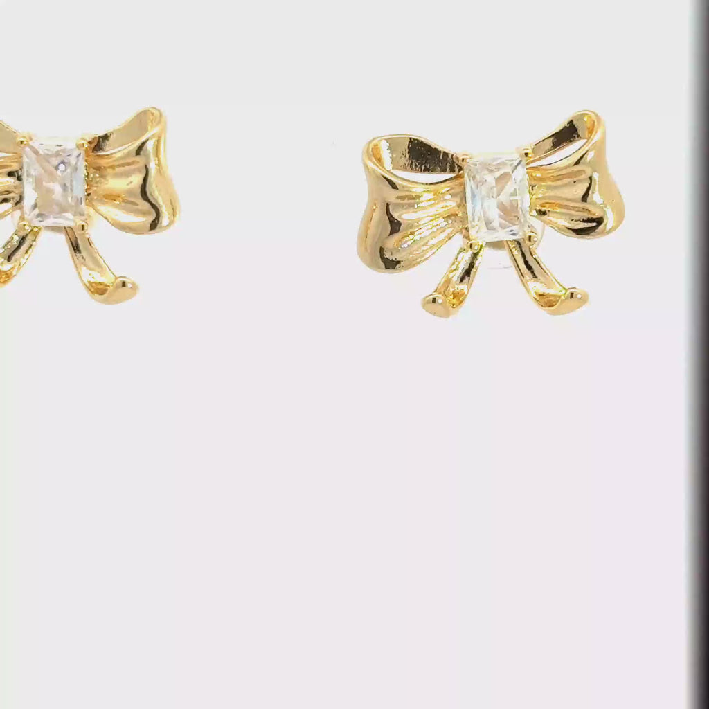 Yellow Gold Stud Earrings with Square Cut Diamond Bows